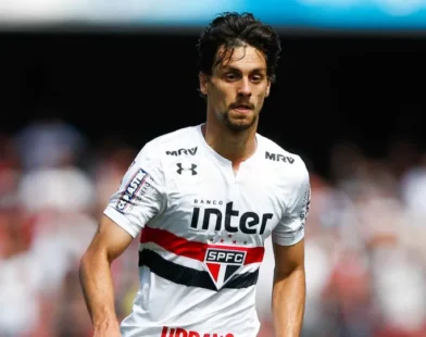 Ex-São Paulo, Rodrigo Caio cita rival como time que gostaria de ter jogado