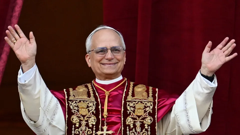 Família é união estável entre homem e mulher, diz papa Leão 14 em discurso a diplomatas