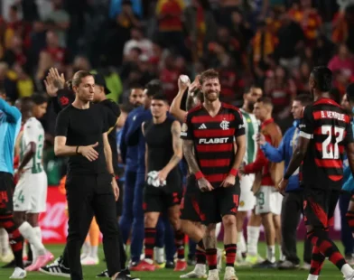 Flamengo supera gols perdidos, bate o Espérance com futebol bonito e assume liderança do grupo