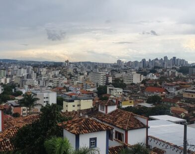 Frente fria derruba temperaturas em Divinópolis e região; madrugadas podem chegar a 8 °C