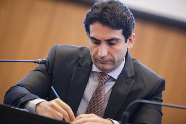 Galípolo diz que IOF não deveria ser utilizado para arrecadação. Vídeo