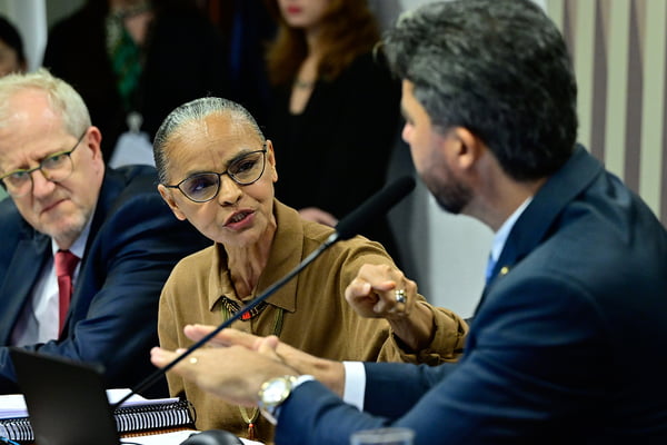Gleisi: governo trabalha para reverter PL do licenciamento ambiental