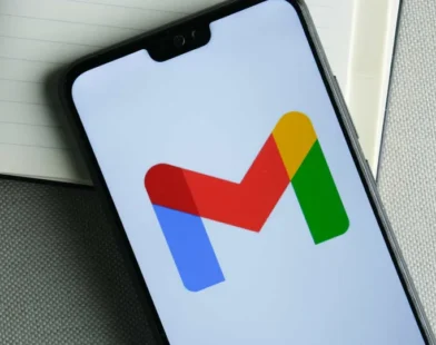Gmail recebe IA que resume longas conversas por e-mail em inglês
