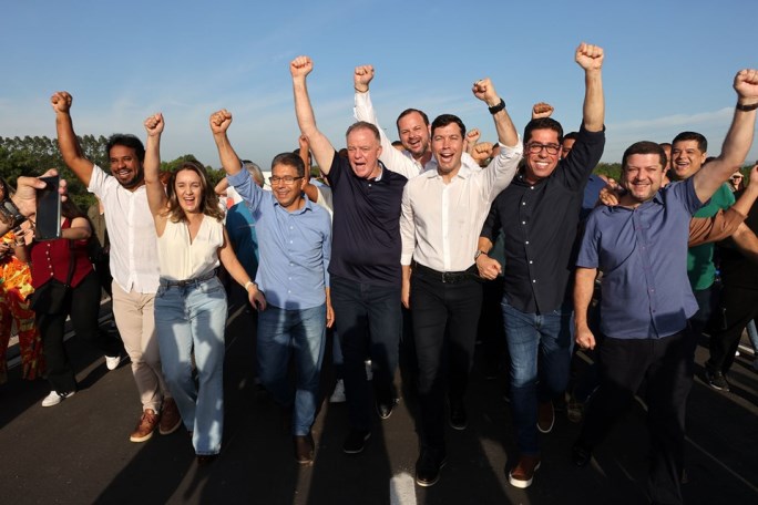 Governo do Estado entrega dois novos viadutos em Vila Velha