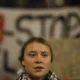 Greta Thunberg parte de barco rumo a Gaza em missão humanitária