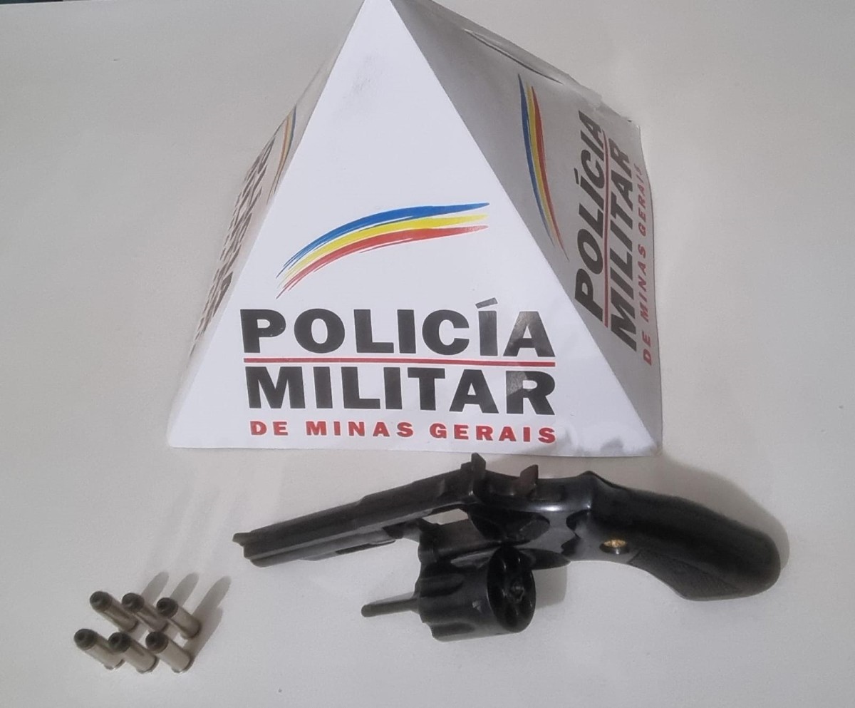 Homem com sintomas de embriaguez é preso com arma após bater em carro estacionado em Pimenta | Centro-Oeste