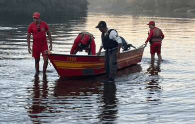 Homem desaparecido em pescaria é encontrado pelos bombeiros no Rio das Velhas, em Várzea da Palma