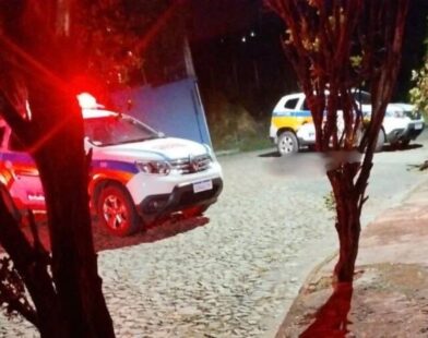 Homem é morto a tiros após sair da festa de Santo Antônio em Ermida, em Divinópolis