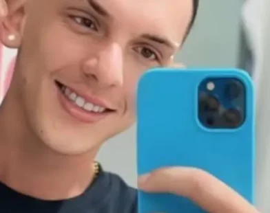 Influenciador morre atropelado após cair da garupa de moto, aos 27 anos