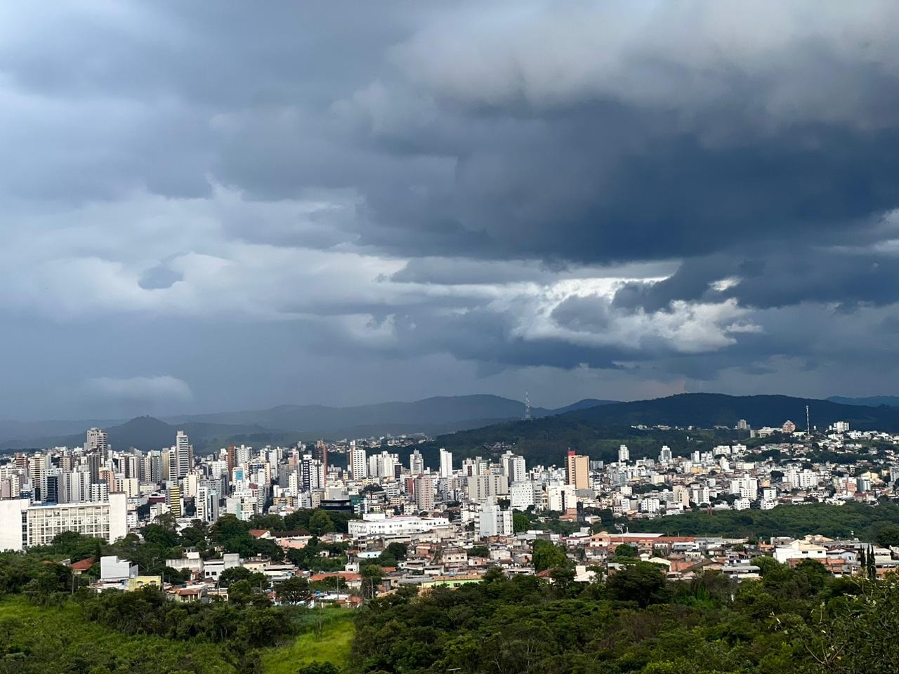 Inverno começa com queda de temperaturas e chuvas isoladas em Divinópolis e região