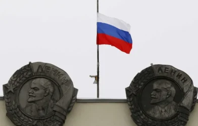 "Irresponsável": Rússia condena EUA e alerta para "escalada perigosa"