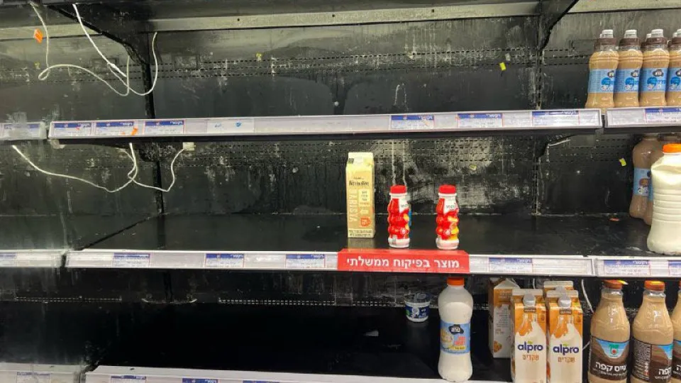Israelenses esvaziam prateleiras dos supermercados após ataque ao Irã