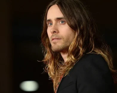 Jared Leto é acusado de má conduta sexual por nove mulheres, segundo portal