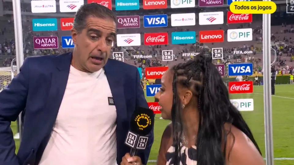John Textor perde a cabeça e dá um beijo em Renato Paiva: "Preferia..."