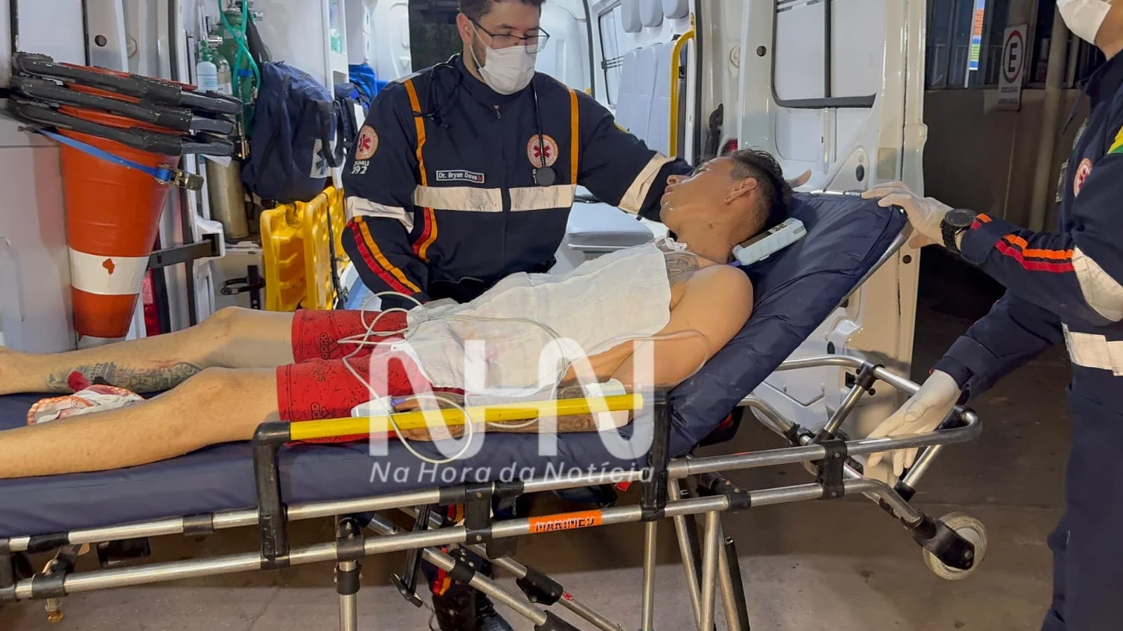 Jovem é Ferido Com Facada No Peito Pela Namorada