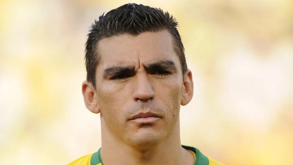 Lúcio, ex-zagueiro, é internado em Brasília após acidente doméstico