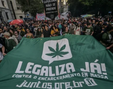 Marcha da Maconha debate criminalização do funk e violência policial nas periferias