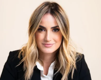 Mari Palma assume namoro com humorista Osmar Campbell dois anos após divórcio