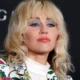 Miley Cyrus revela como escondia gastos em drogas do seu contabilista