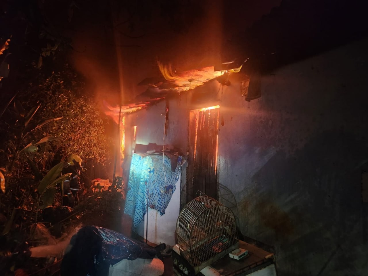 Morador sofre queimadura no braço após incêndio dentro de casa em Formiga | Centro-Oeste