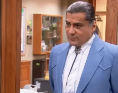 Morre Jonathan Joss, ator de 'Parks & Recreation', vítima de ataque homofóbico a tiros