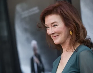 Morre Valerie Mahaffey, atriz de 'Donas de Casa Desesperadas'