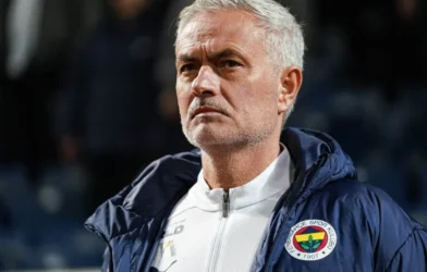 Mourinho é alvo de complô e crise derruba cúpula do futebol turco
