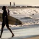 Mundial de Surfe: Brasil defende domínio em futuro palco das Olimpíadas