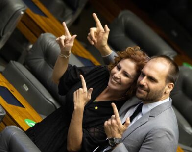 Nikolas cobra ação de Hugo Motta sobre prisão decretada de Zambelli