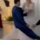 Noivo desmaia no altar após entrada da noiva e momento viraliza