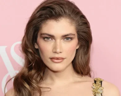 PRIDE: Valentina Sampaio compartilha memórias celebrando Mês do Orgulho!
