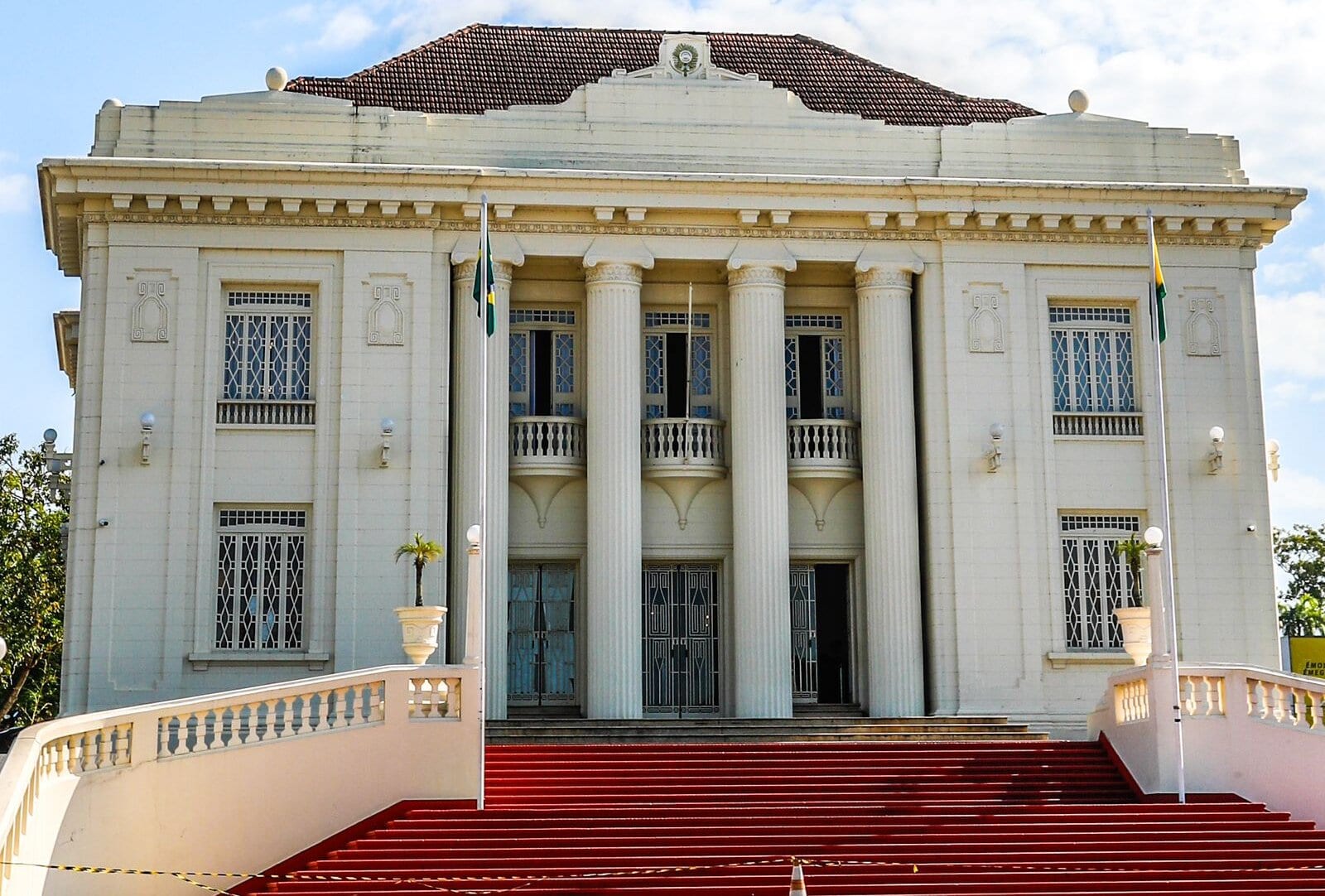 Palácio publica série de decretos com promoções, exonerações e nomeações | ac24horas