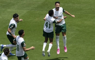Palmeiras vence o Al Ahly por 2 a 0 e lidera o Grupo A do Mundial