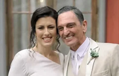 Paulo Miklos anuncia fim do casamento com Renata Galvão