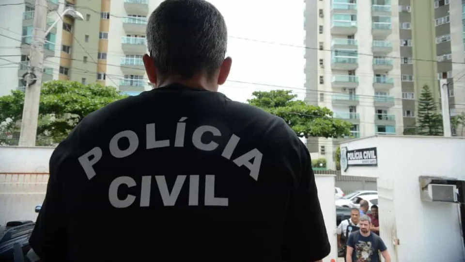 Polícia Civil do RJ faz operação contra venda ilegal de canetas emagrecedoras