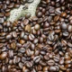 Polícia apreende quase 3 toneladas de café impróprio para consumo no Rio