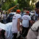 Polícia revisa número de mortes de 294 para "mais de 240"