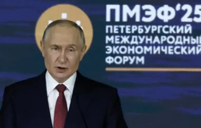 Putin diz estar "muito preocupado" com hipótese de uma 3.ª guerra mundial
