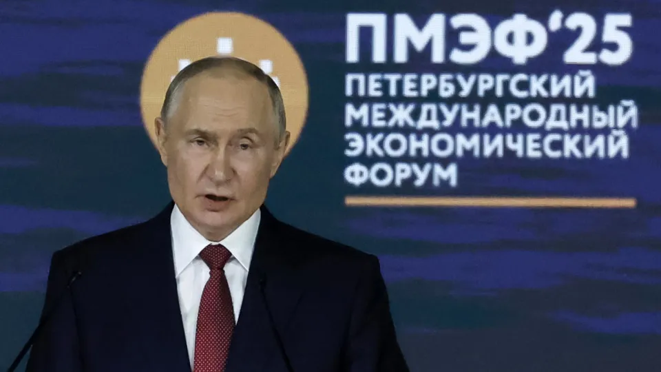 Putin diz estar "muito preocupado" com hipótese de uma 3.ª guerra mundial