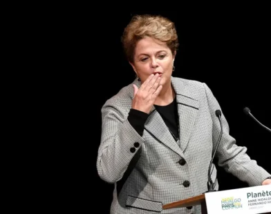 Putin parabeniza Dilma Rousseff por gestão no banco dos BRICS e reeleição