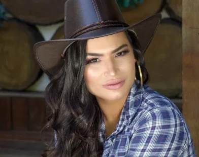 Raissa Barbosa chora após parto ser antecipado
