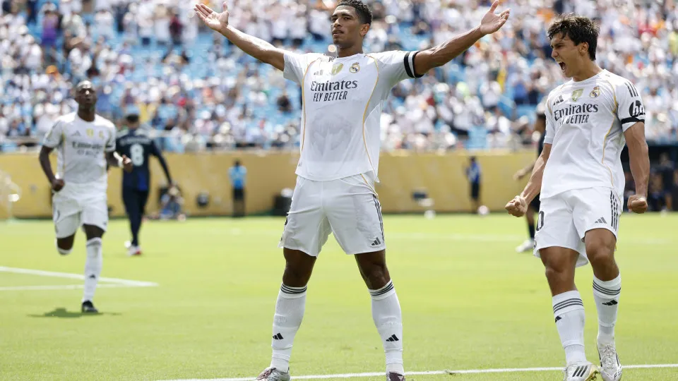 Real joga com um a menos por 94 min, mas espanta zebra e despacha Pachuca