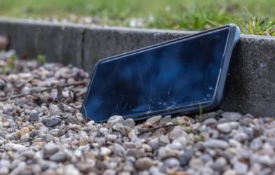Roubaram seu celular? Isso é o que você precisa fazer