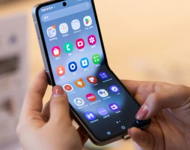 Samsung pode lançar em breve celular dobrável com 'valor popular'