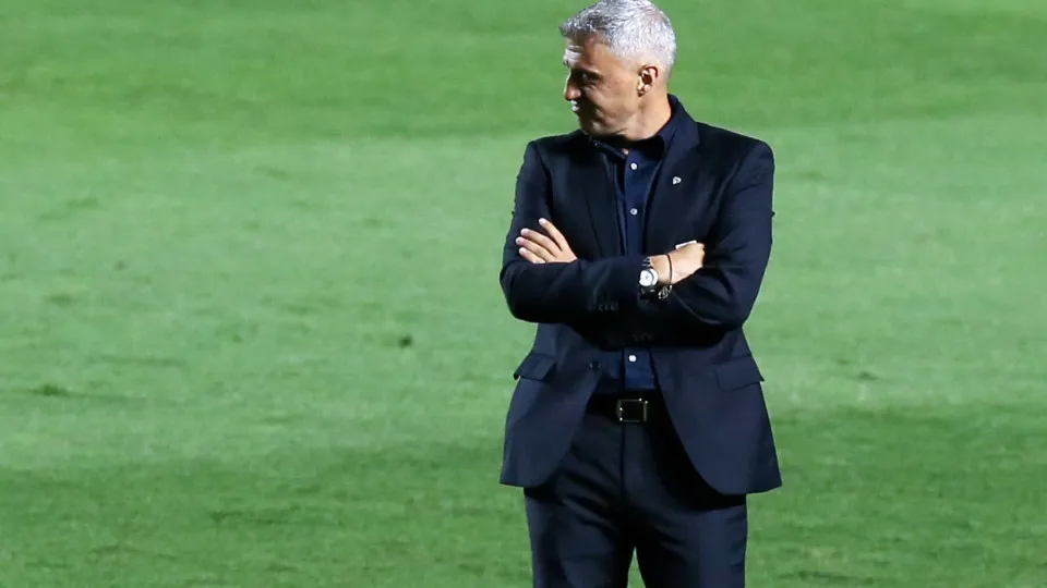 São Paulo fecha contratação de Hernán Crespo até o final de 2026