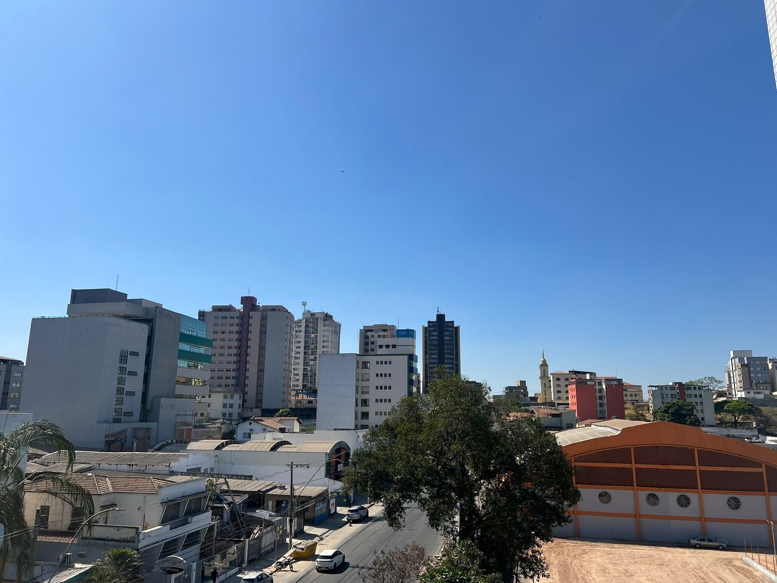 Sem frente fria: temperaturas sobem em Divinópolis e região antes do início do inverno