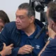 Senador da Califórnia é algemado em entrevista coletiva do governo Trump sobre imigração