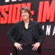 Tom Cruise bate recorde do Guinness por saltos de paraquedas em chamas
