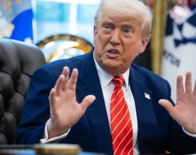 Trump proíbe a entrada nos EUA a cidadãos de 12 países: "Terroristas"