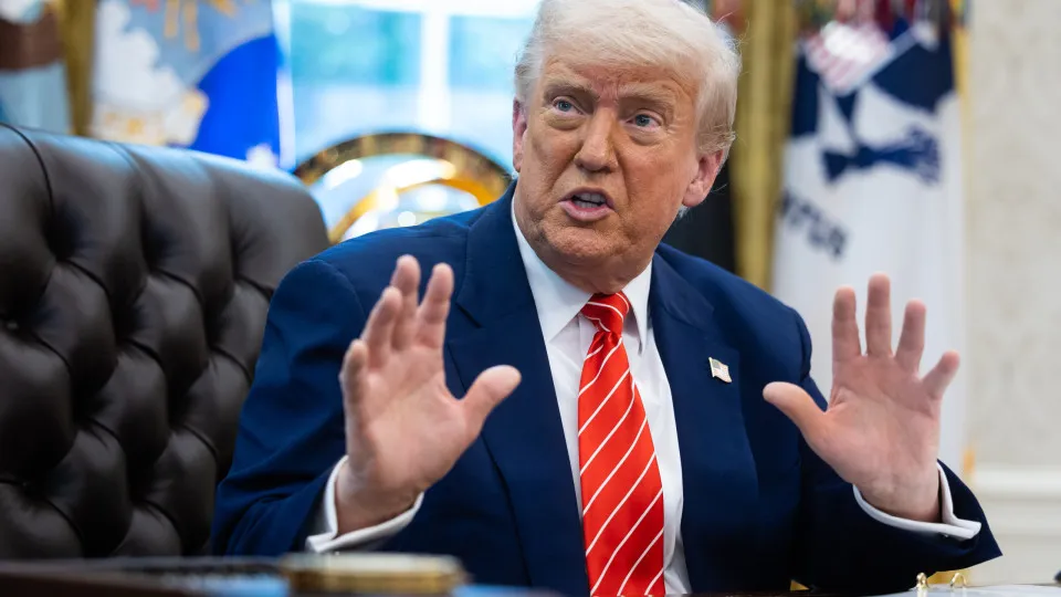 Trump proíbe a entrada nos EUA a cidadãos de 12 países: "Terroristas"